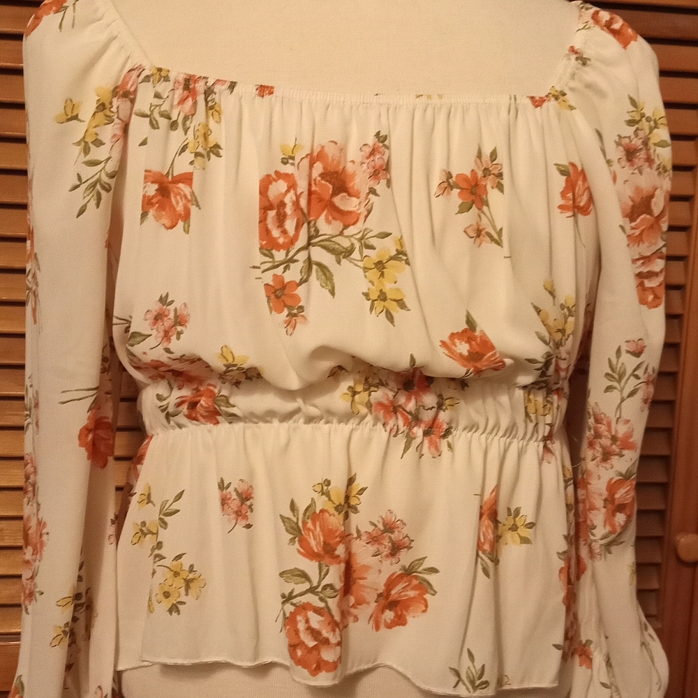 FORAL AN WHITE OFF THE SHOULDER BLOUSE